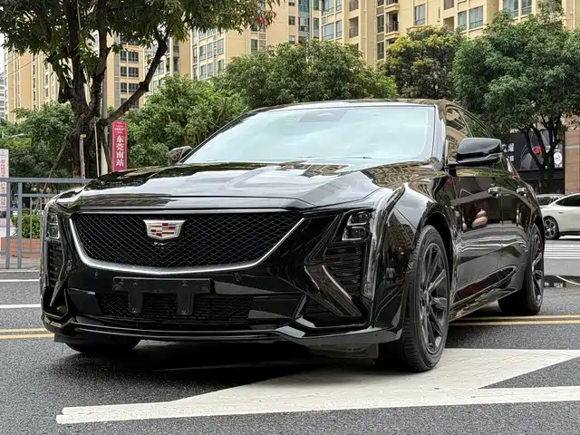 Cadillac CT5 28T, Премиум