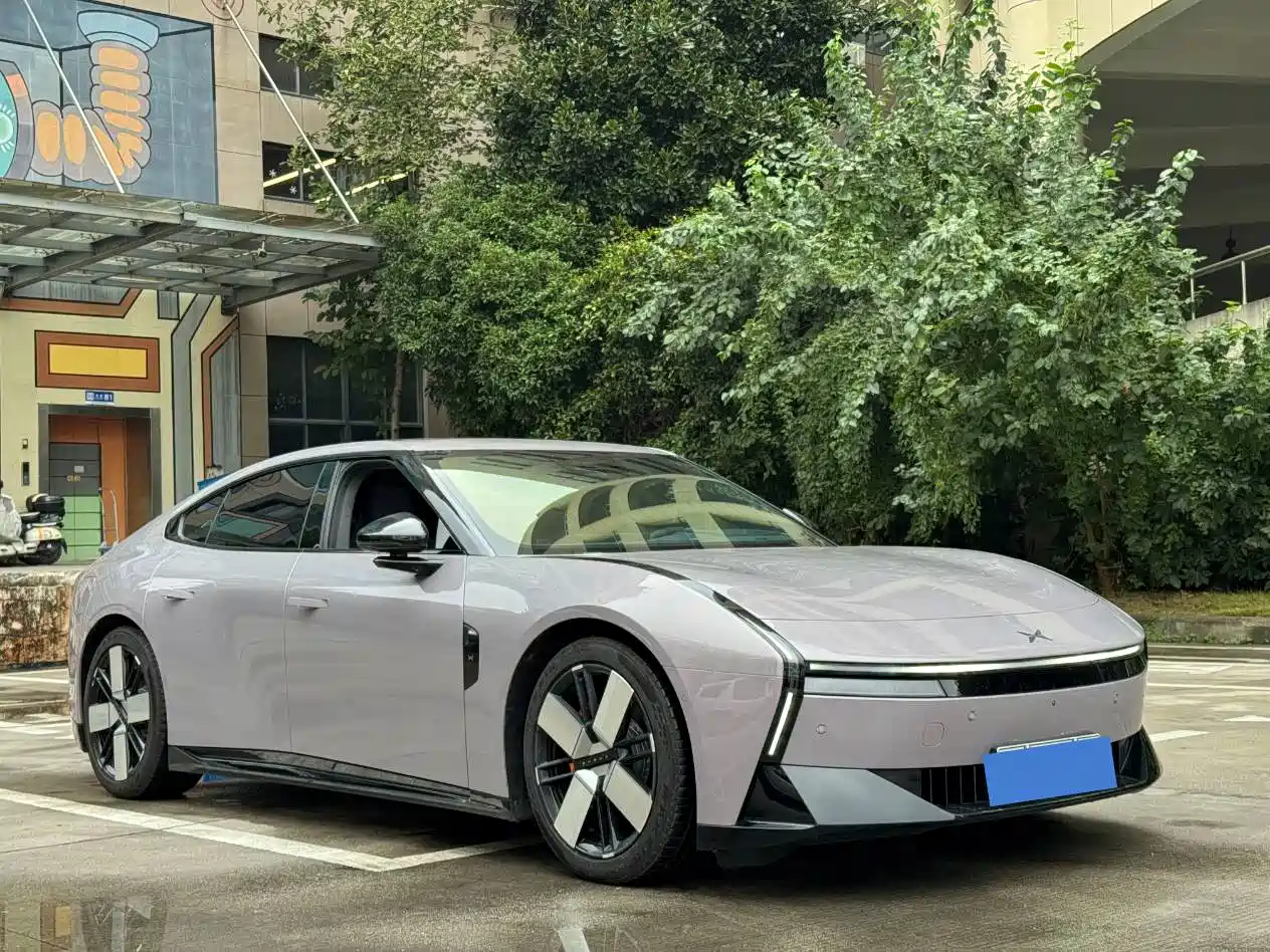 Фото 3 - XPeng P7