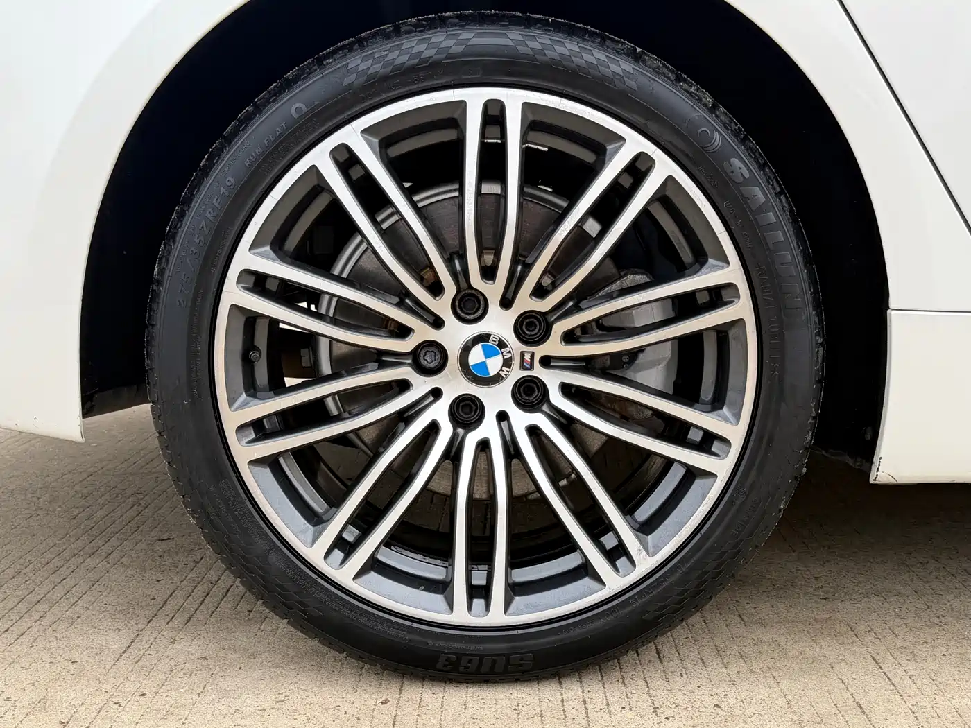 BMW 5 Series 2018 Facelift 530Li Leading M Sport Package фото 10