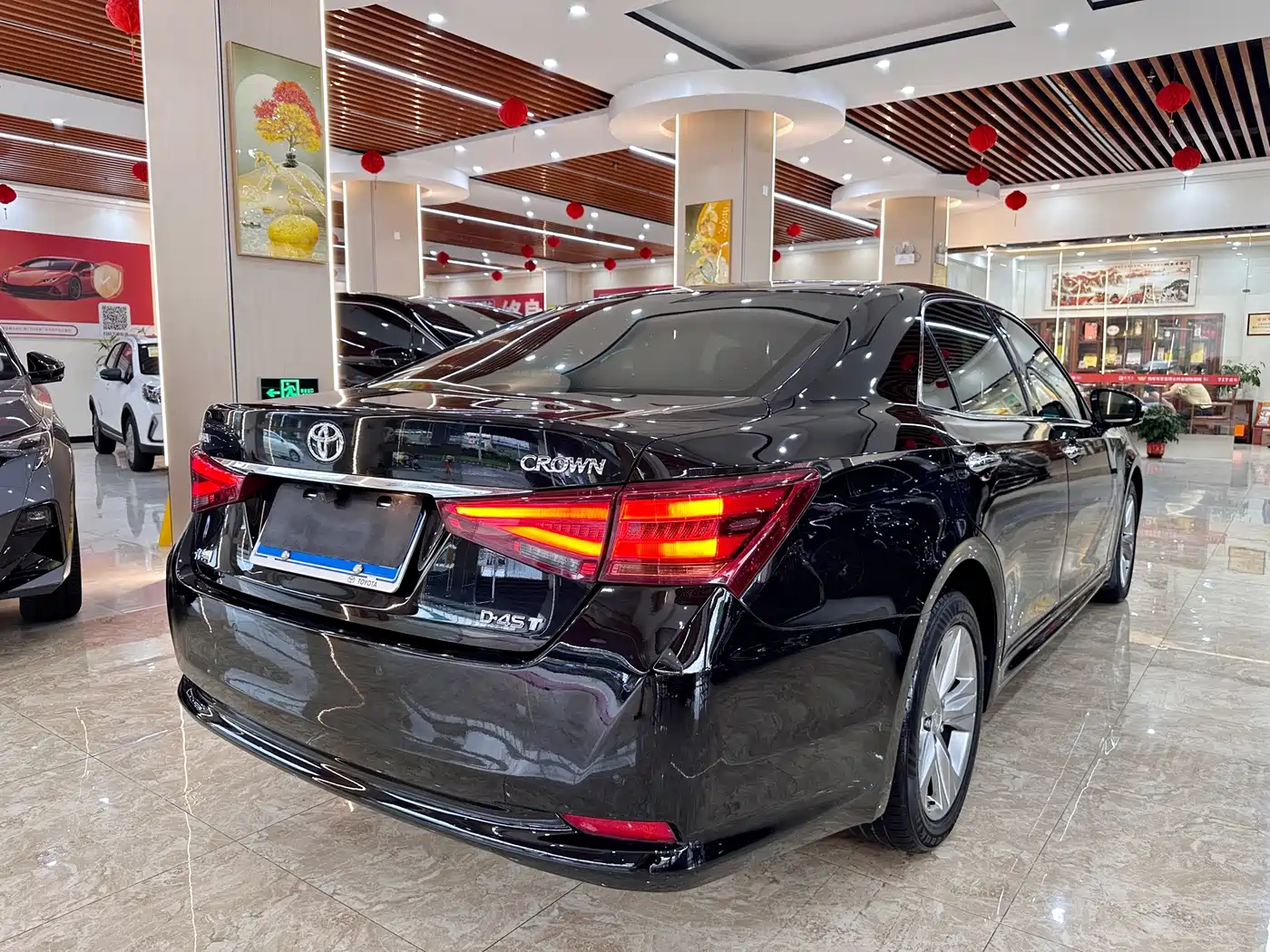 Toyota Crown 2015 2.0T Fashion фото 4