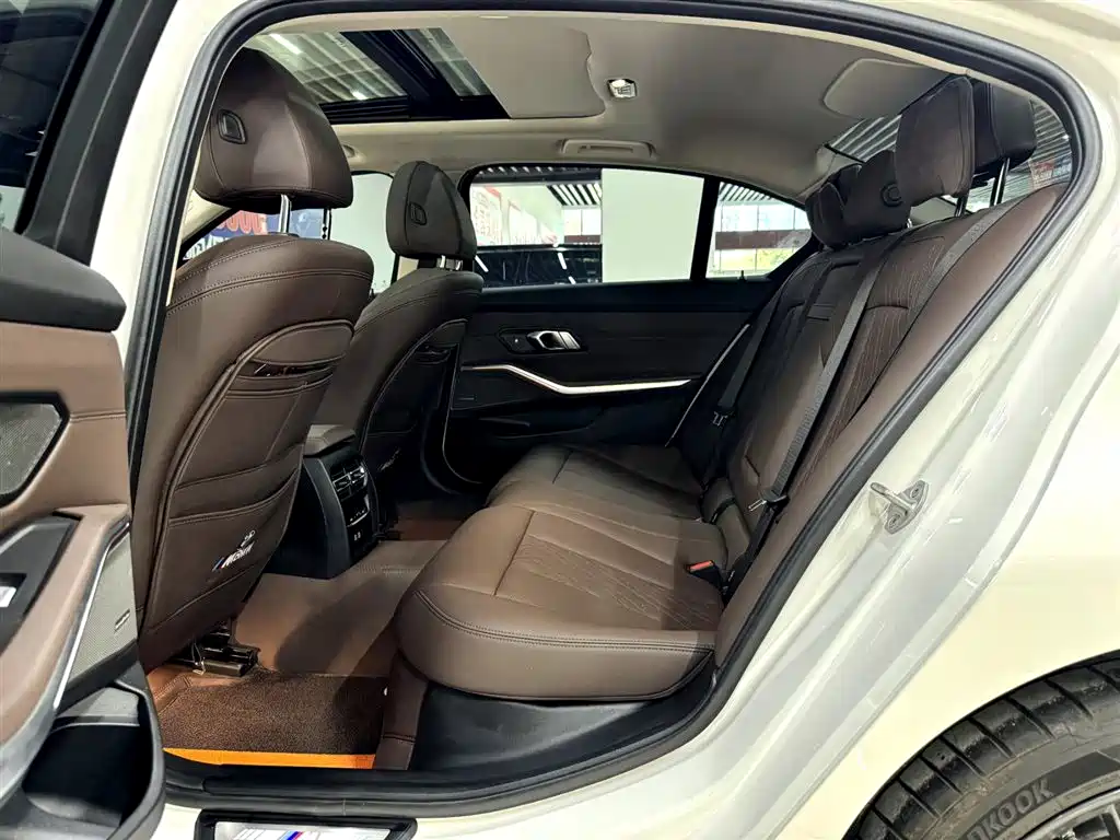 BMW 3 Series 2024 325Li M Sport Shadowline Package фото 13