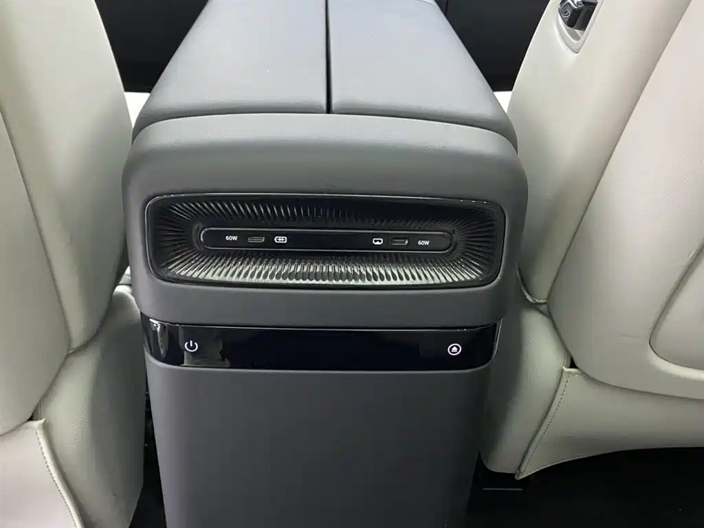 Voyah Auto Voyah Dreamer 2025 PHEV AWD Flagship Kunpeng Edition фото 23
