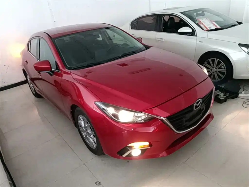 Фото 4 - Mazda Mazda 3