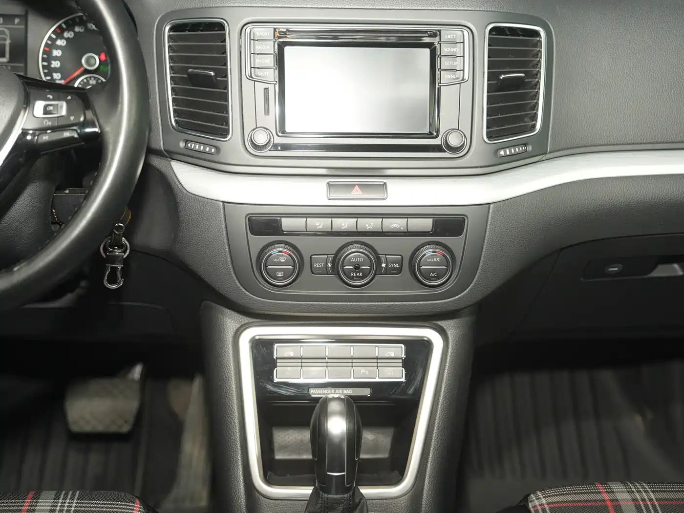 Volkswagen Sharan 2016 380TSI Comfort 7-seater фото 30