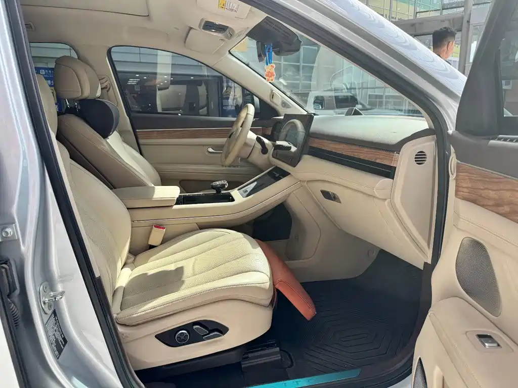 Aito M7 2023 2022 1.5T AWD Luxury Edition