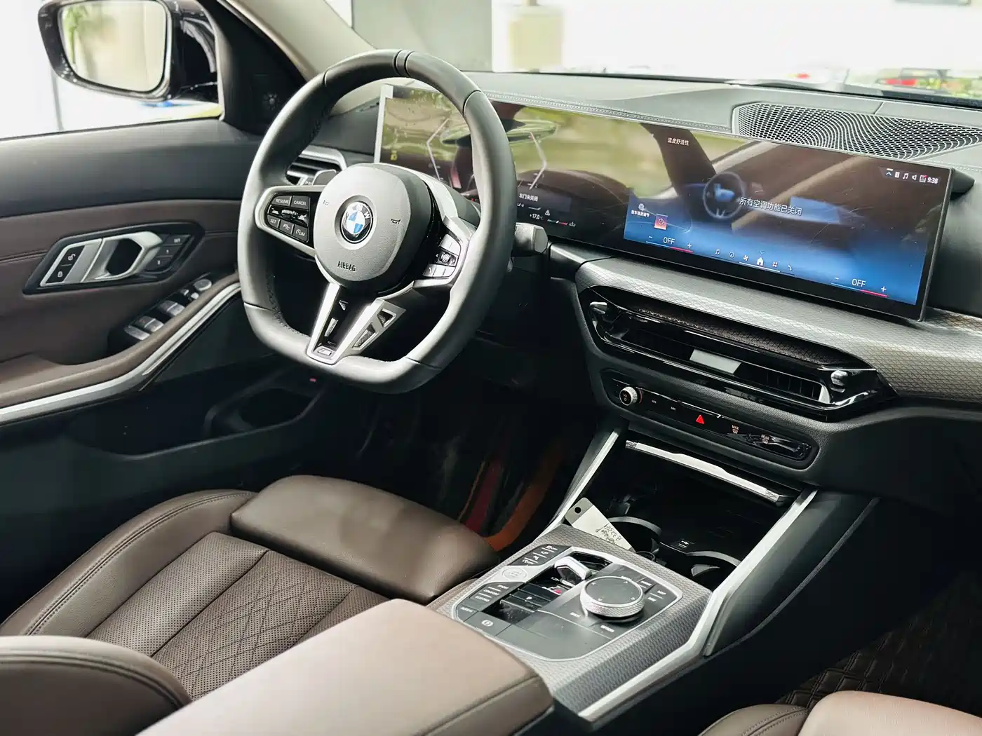 BMW 3 Series 2025 330Li M Sport Night Edition фото 13