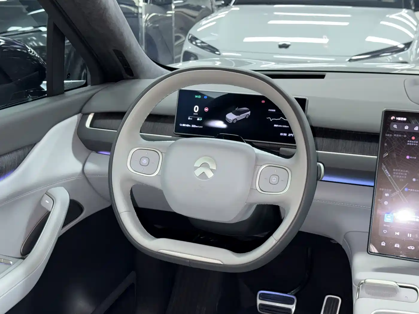 NIO ES8 2023 75kWh Executive Edition фото 14