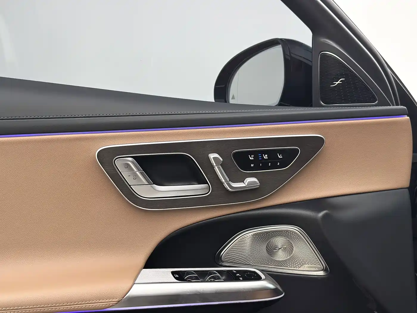 Mercedes-Benz E-Class, миниатюра 16