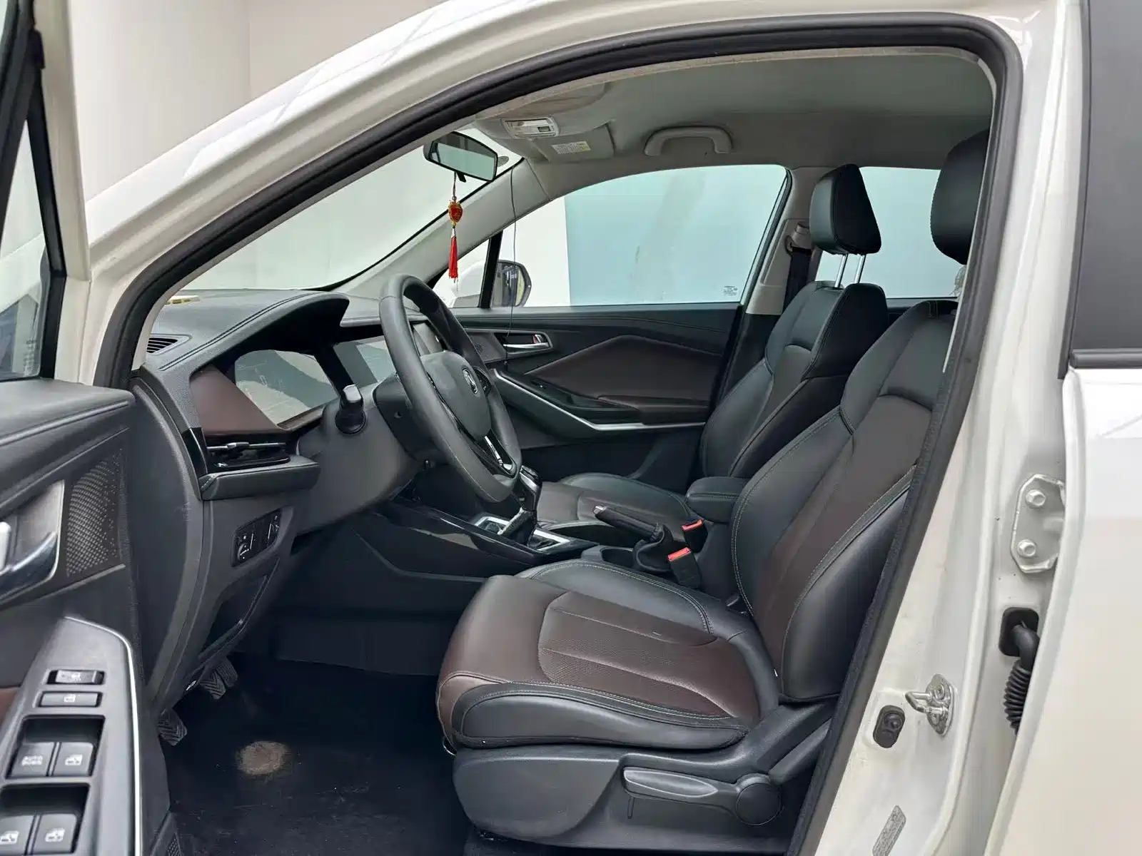 Фото 7 - Changan CS15