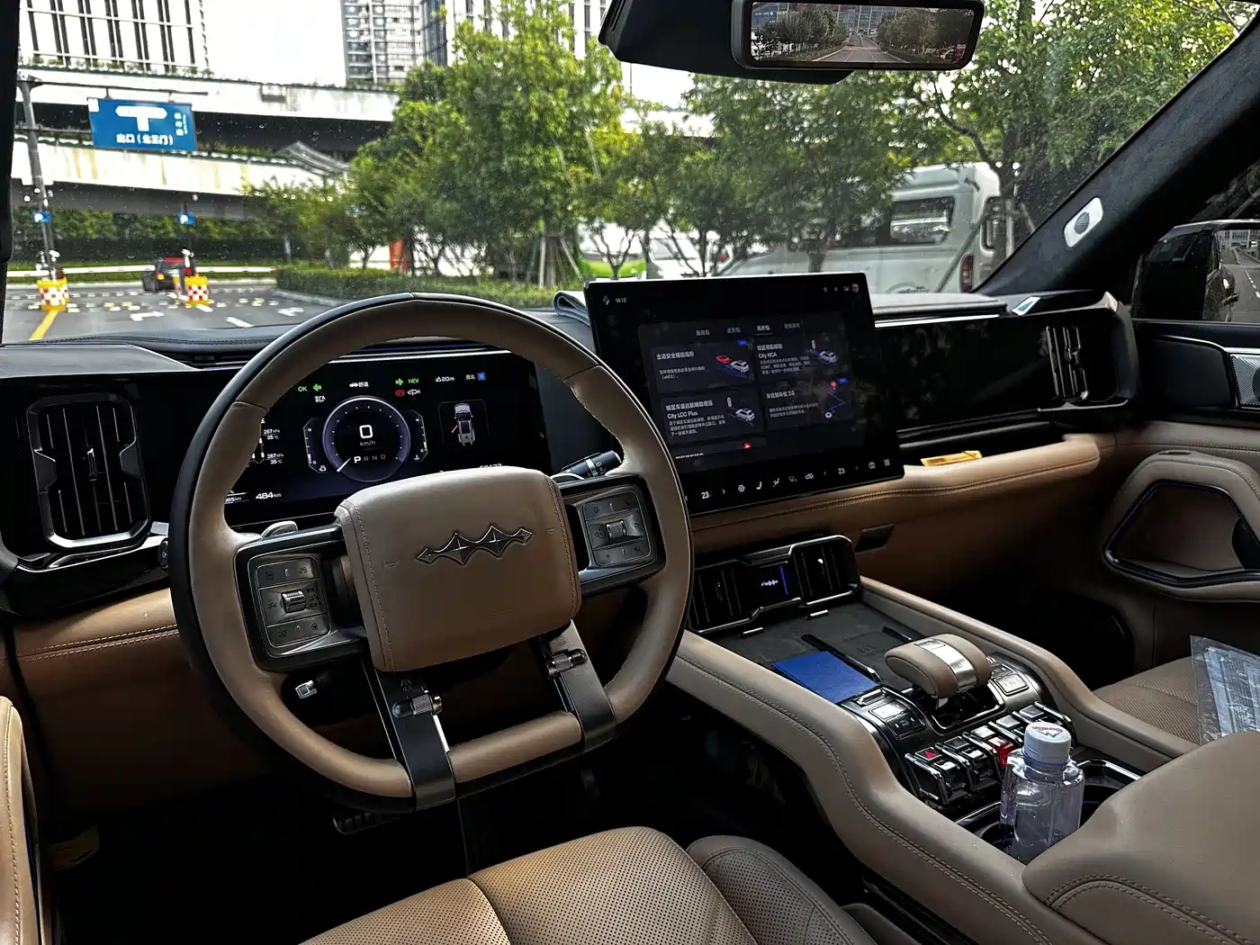 Fang Cheng Bao Leopard 8 2024 2025 Zhiyong Flagship 6-Seater