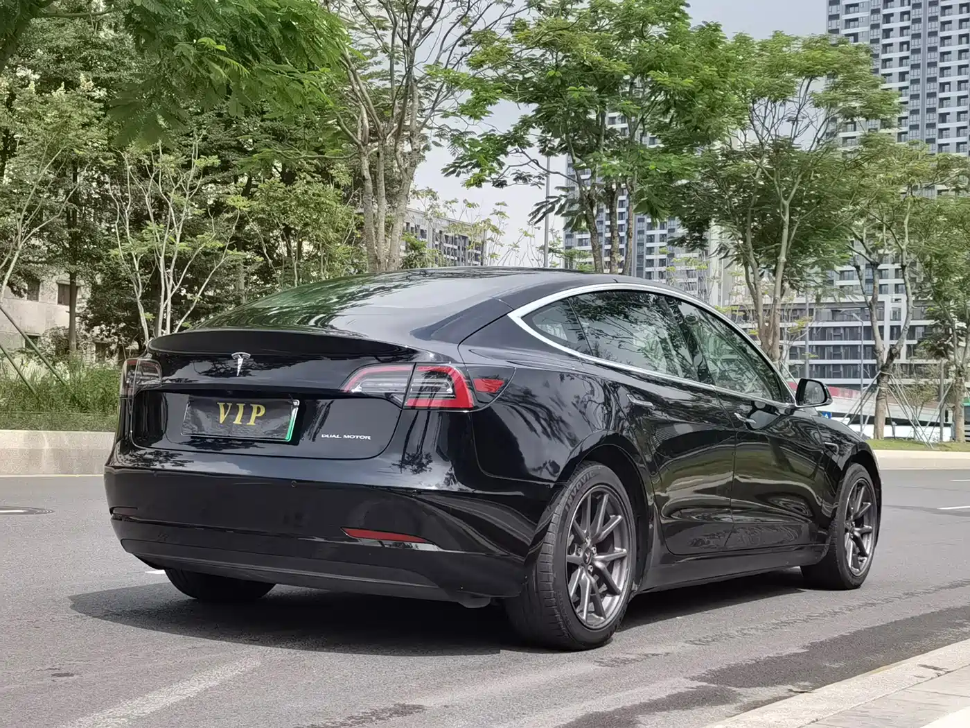 Tesla Model 3 (Import) 2019 2019 Long Range All-Wheel Drive Edition