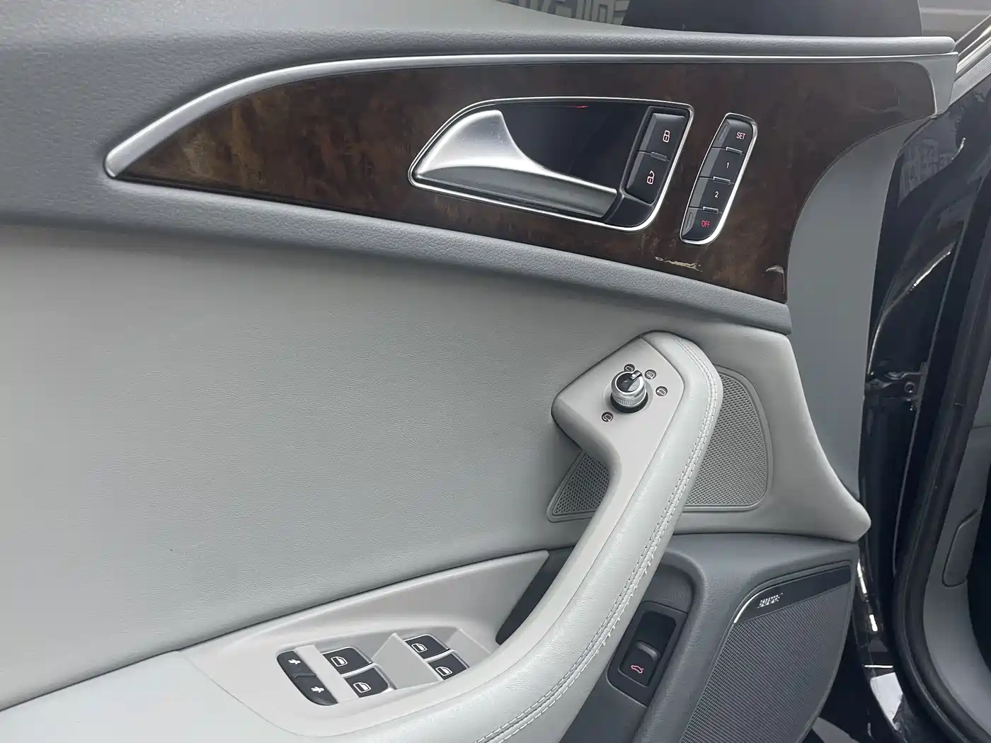 Audi A6L 2014 2014 35 FSI Comfort