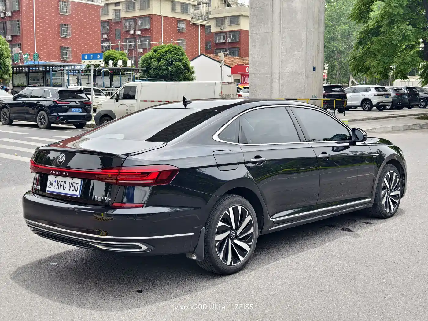 Volkswagen Passat 2023 330TSI Luxury Edition фото 12