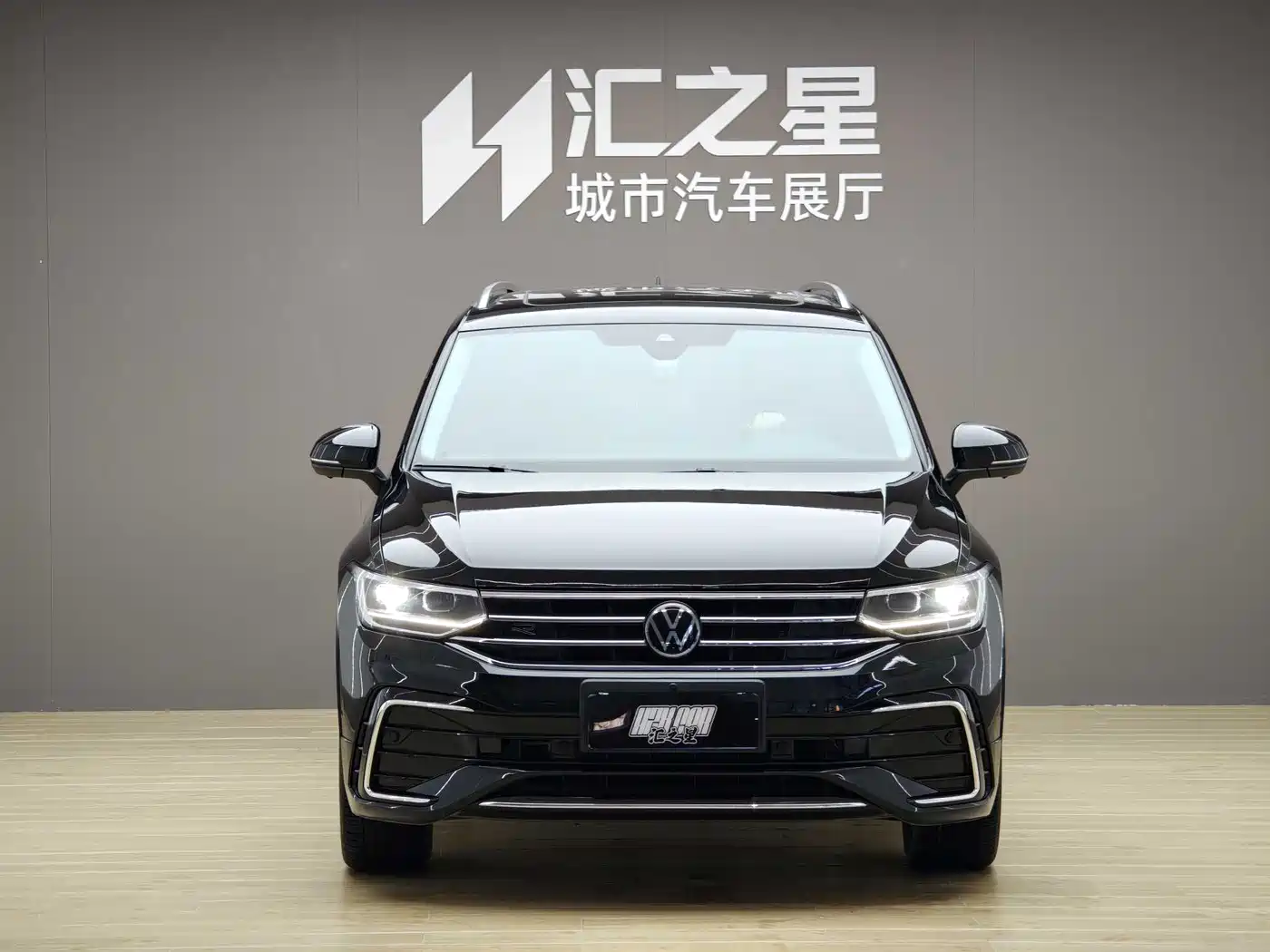 Volkswagen Tiguan L 2023 330TSI Auto 2WD R-Line Premium Edition фото 4
