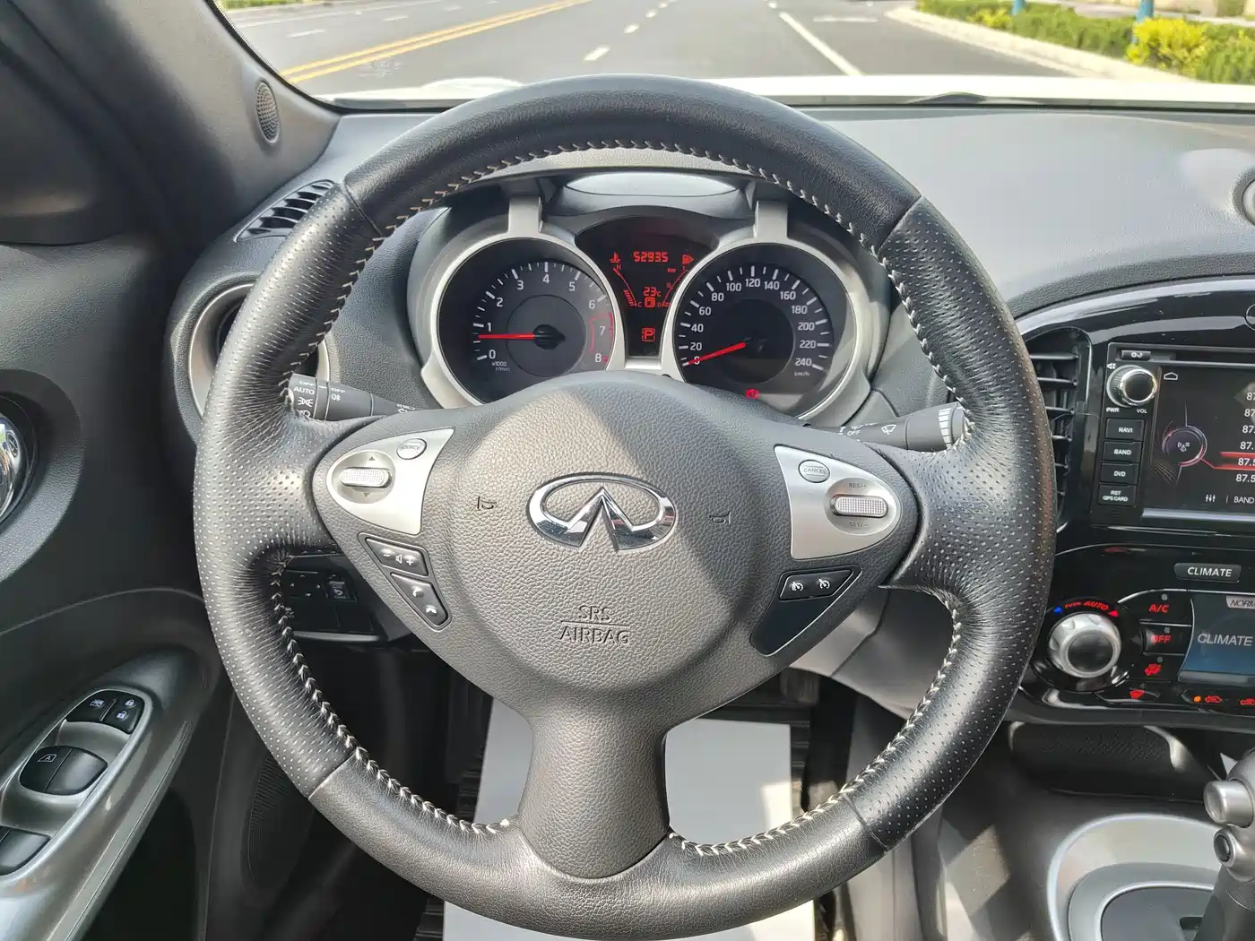 Infiniti ESQ 2018 2014 1.6L Free Edition