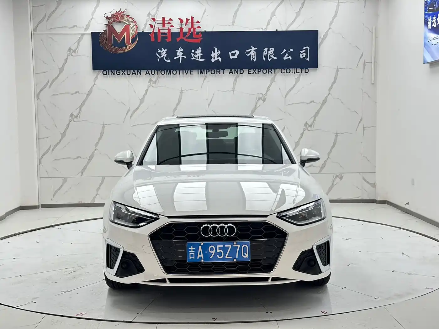 Фото 2 - Audi A4L