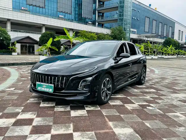 Hongqi E-QM5 Рестайлинг, базовая