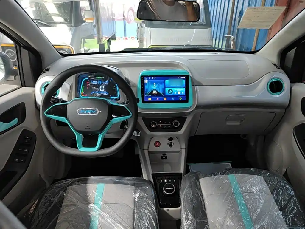 JMCG New Energy Little Kirin 2026 2025 PLUS+ Comfort Model