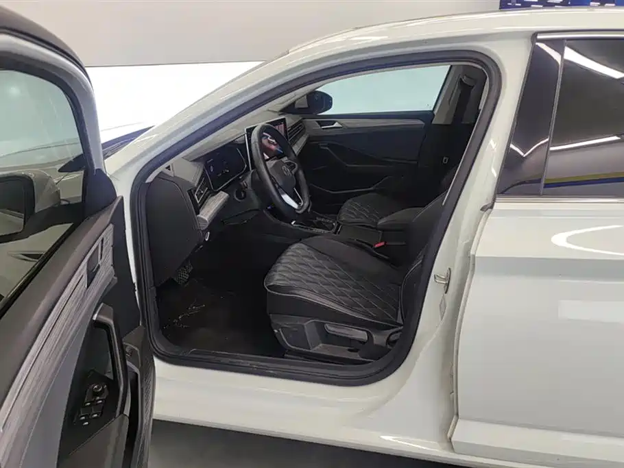 Volkswagen Sagitar 2023 Model Year 200TSI DSG Surpass Edition фото 9