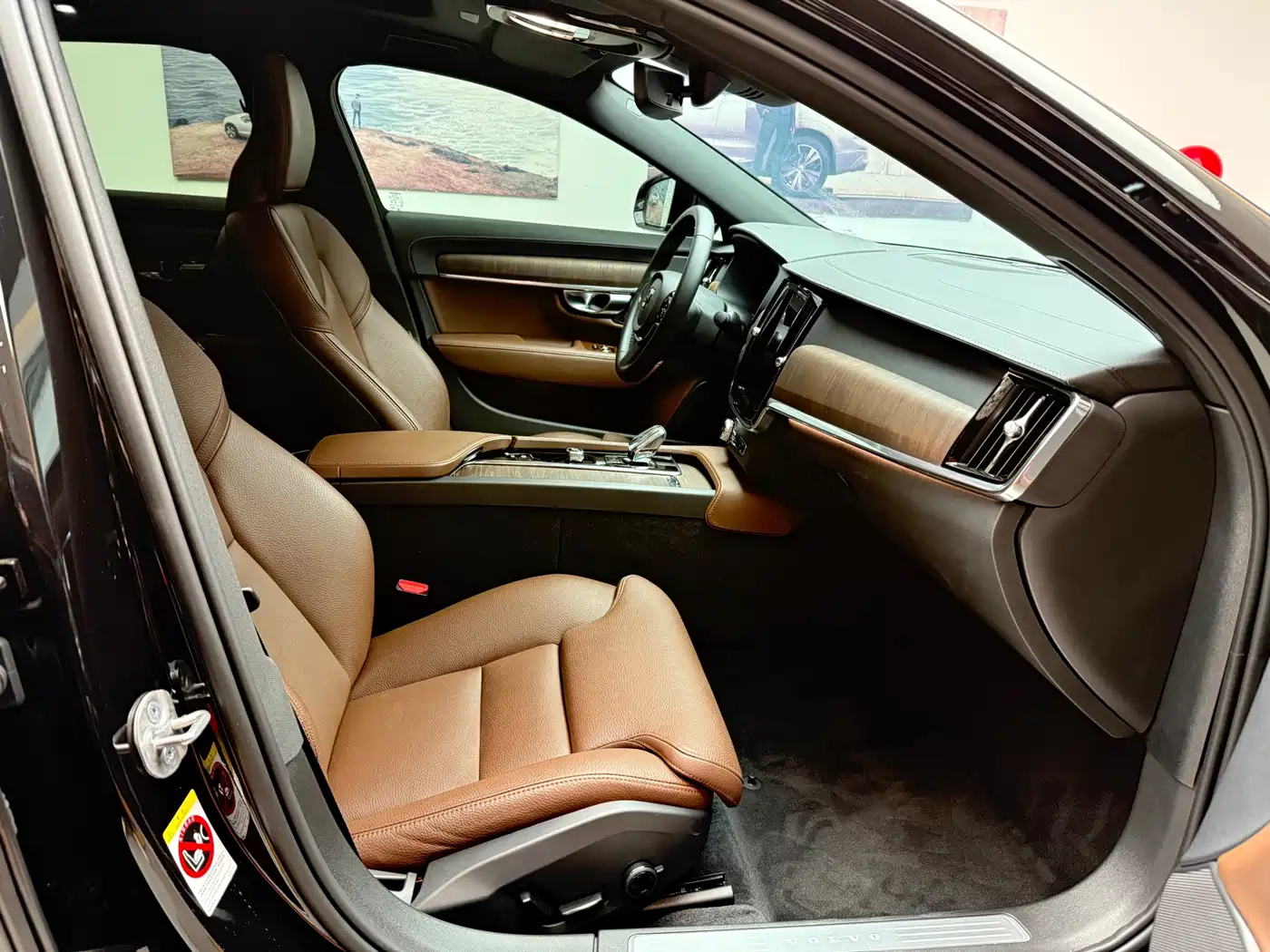 VOLVO S90