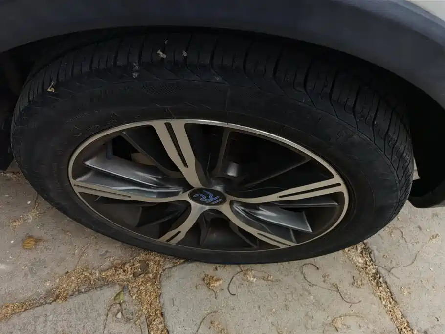 BYD Yuan New Energy 2018 EV360 Smart Connected Cool Edition фото 6