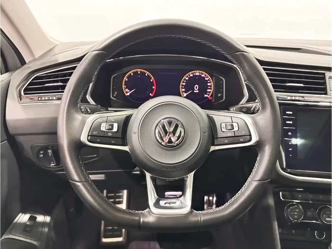 Volkswagen Tiguan L 2020 330TSI Auto 2WD R-Line Flagship China VI фото 9