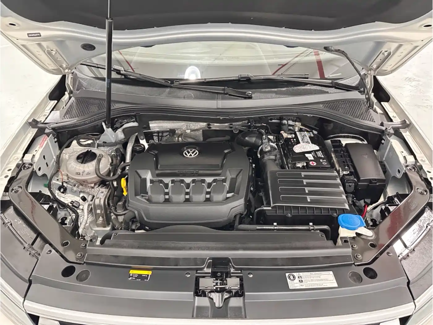 Volkswagen Tiguan L 2020 330TSI Auto 2WD R-Line Flagship China VI фото 7
