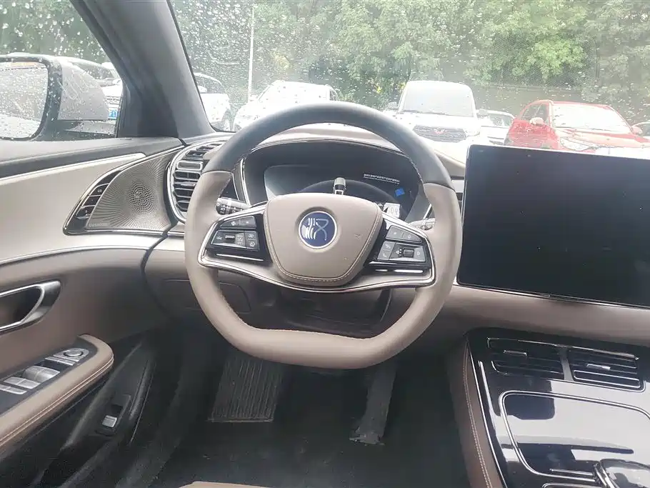 BYD Han 2025 DM-i Smart Driving Edition 125KM Honor фото 15