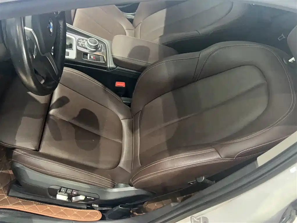 BMW 1 Series 2021 120i M Sport Shadow Edition фото 11