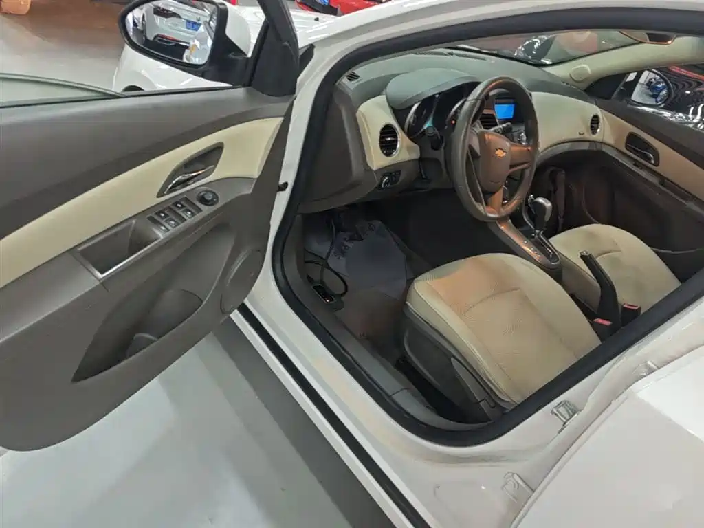 Chevrolet Cruze 2015 1.5L Classic SE AT фото 16