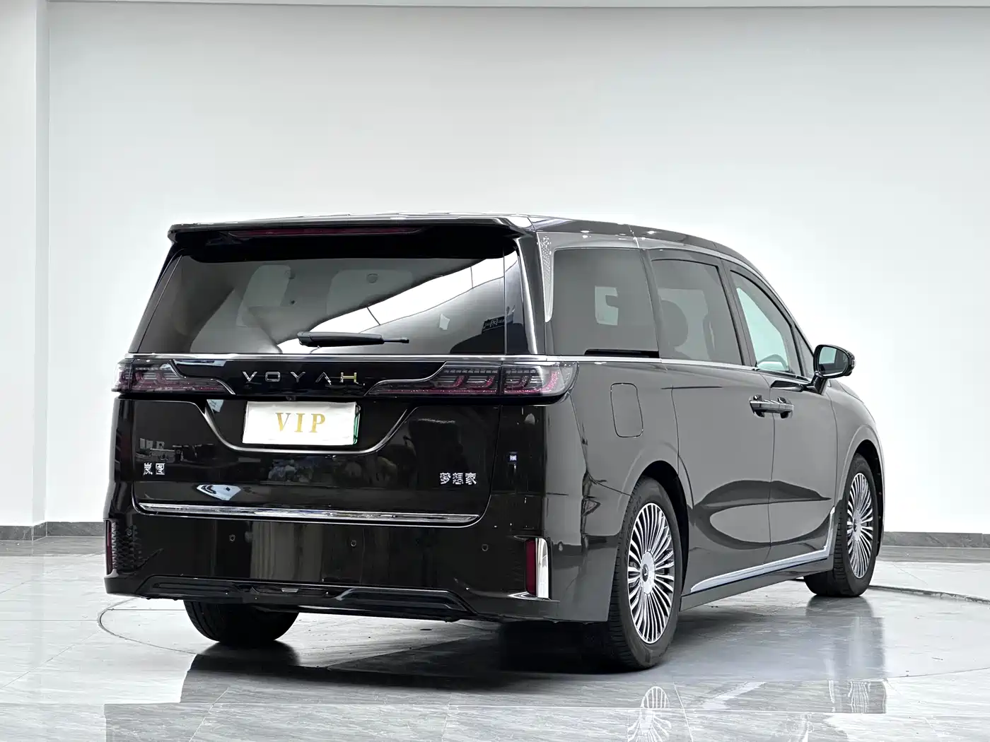 Voyah Auto Voyah Dreamer 2025 PHEV AWD Flagship Kunpeng Edition фото 6
