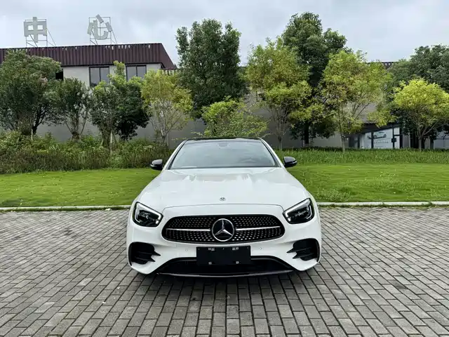 Mercedes-Benz E-Class (Import) 2023 Facelift E 260 Fashion Sport — фото 2