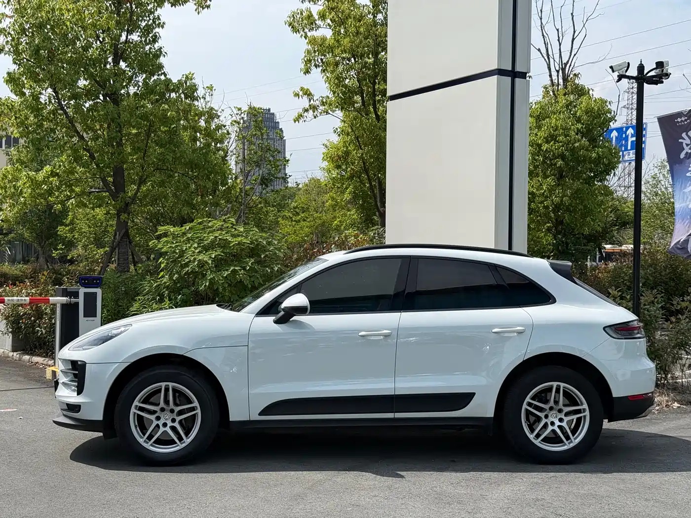 Porsche Macan 2020 Macan 2.0T фото 2