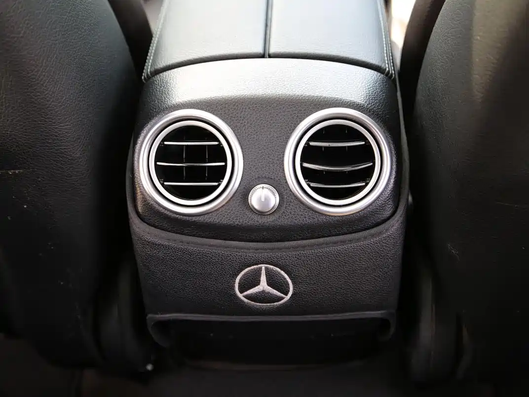 Mercedes-Benz GLC 2018 Facelift GLC 260 4MATIC Dynamic фото 16