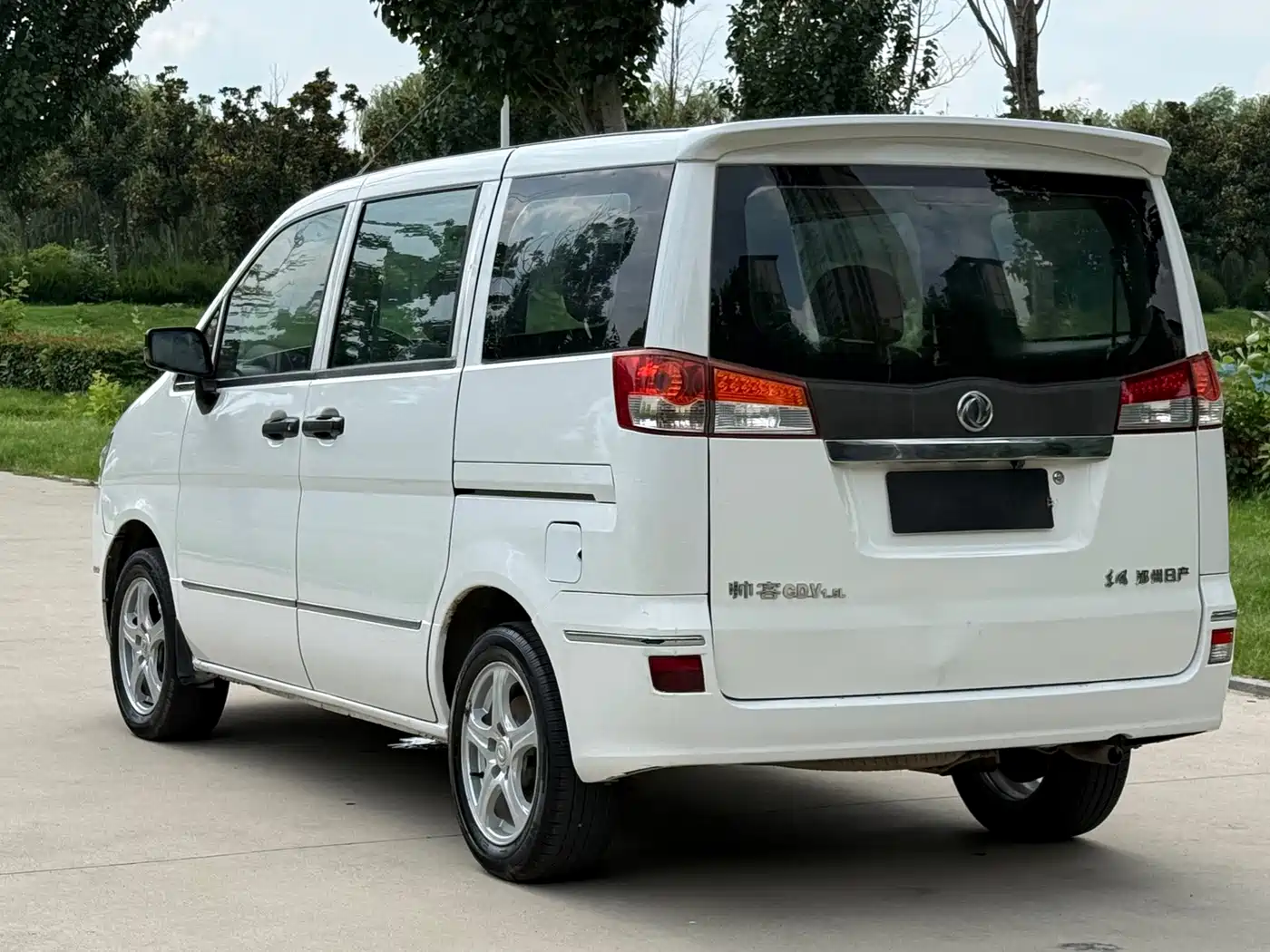 Dongfeng ZNA Shuaike 2014 2013 Facelift 1.6L Manual Utility 7-seater China V