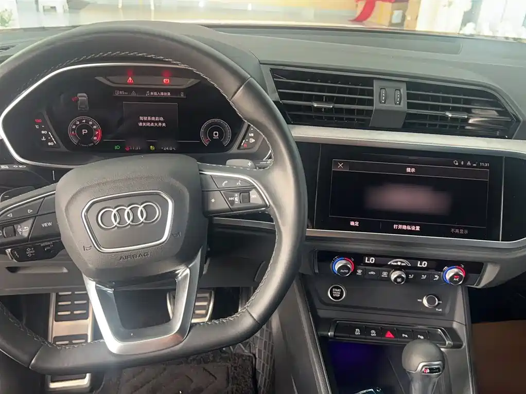 Audi Q3 2024 35 TFSI Fashion Sport фото 3