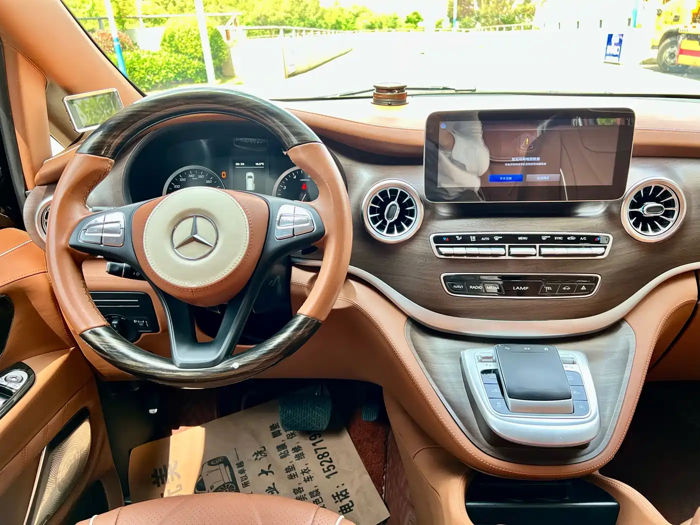 Mercedes-Benz Vito 2023 2.0T Elite 7-Seater фото 12