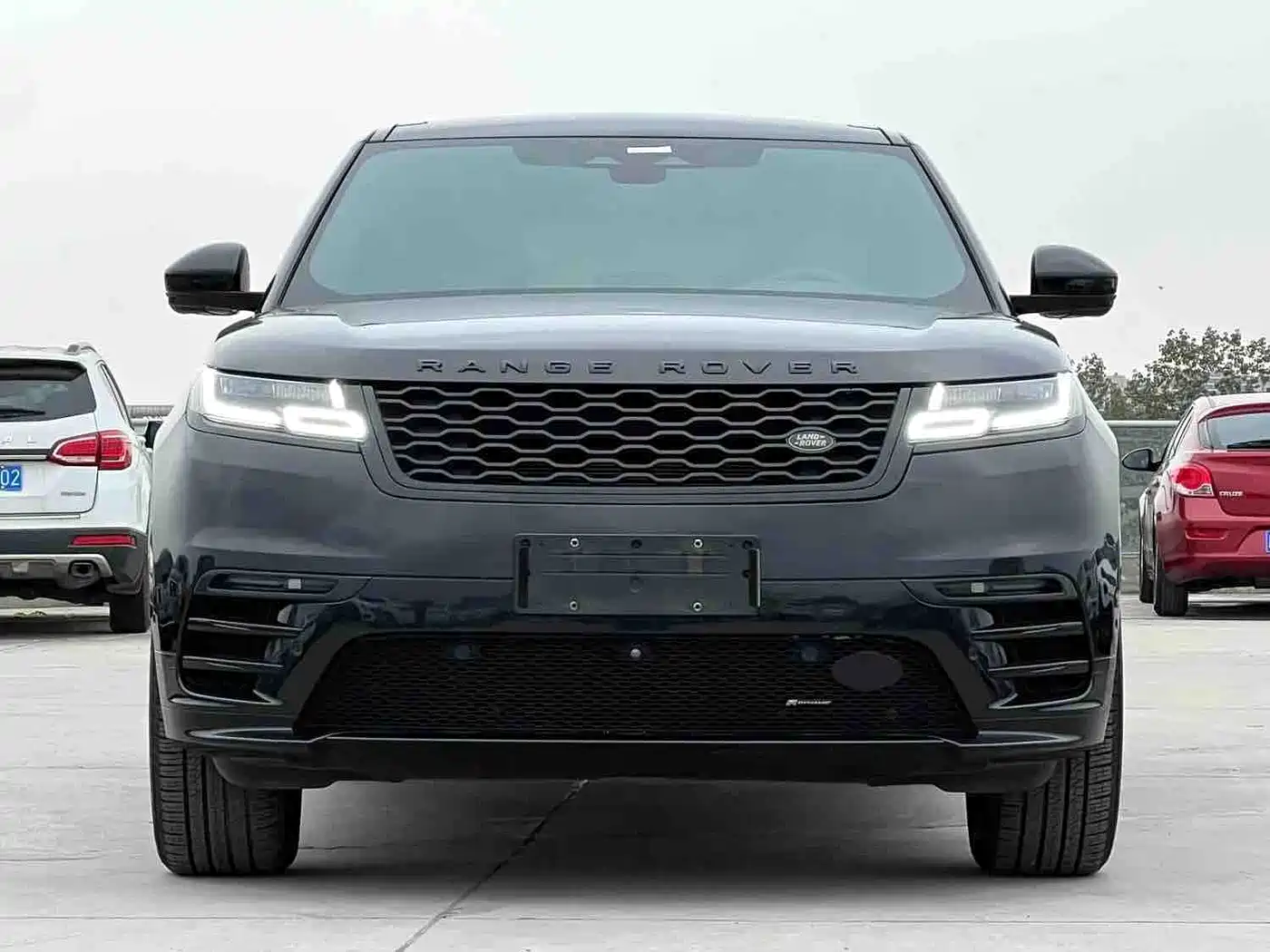 Land Rover Range Rover Velar 2023 250PS Gloss Black Collector's Edition фото 2