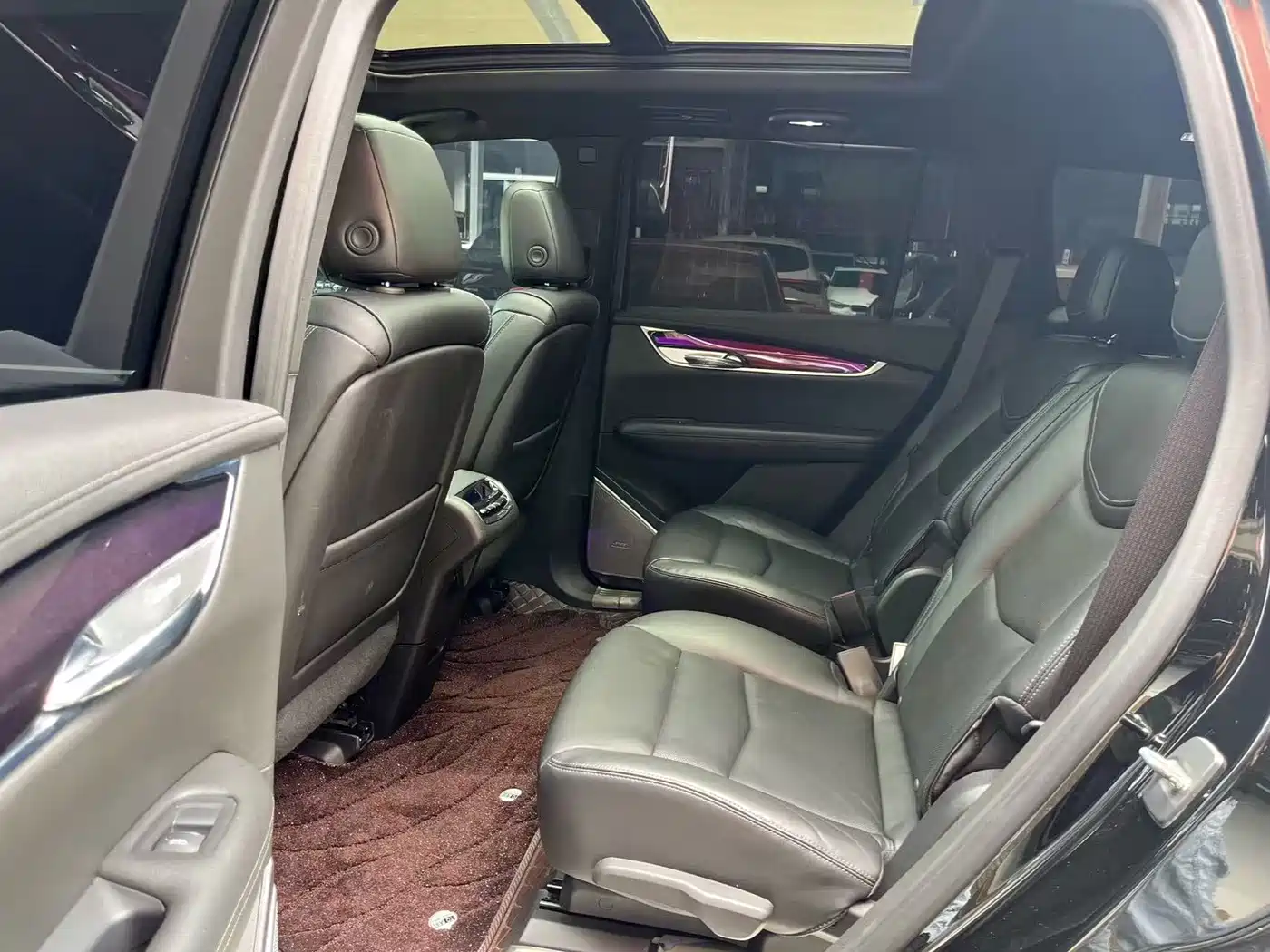 Фото 6 - Cadillac XT6