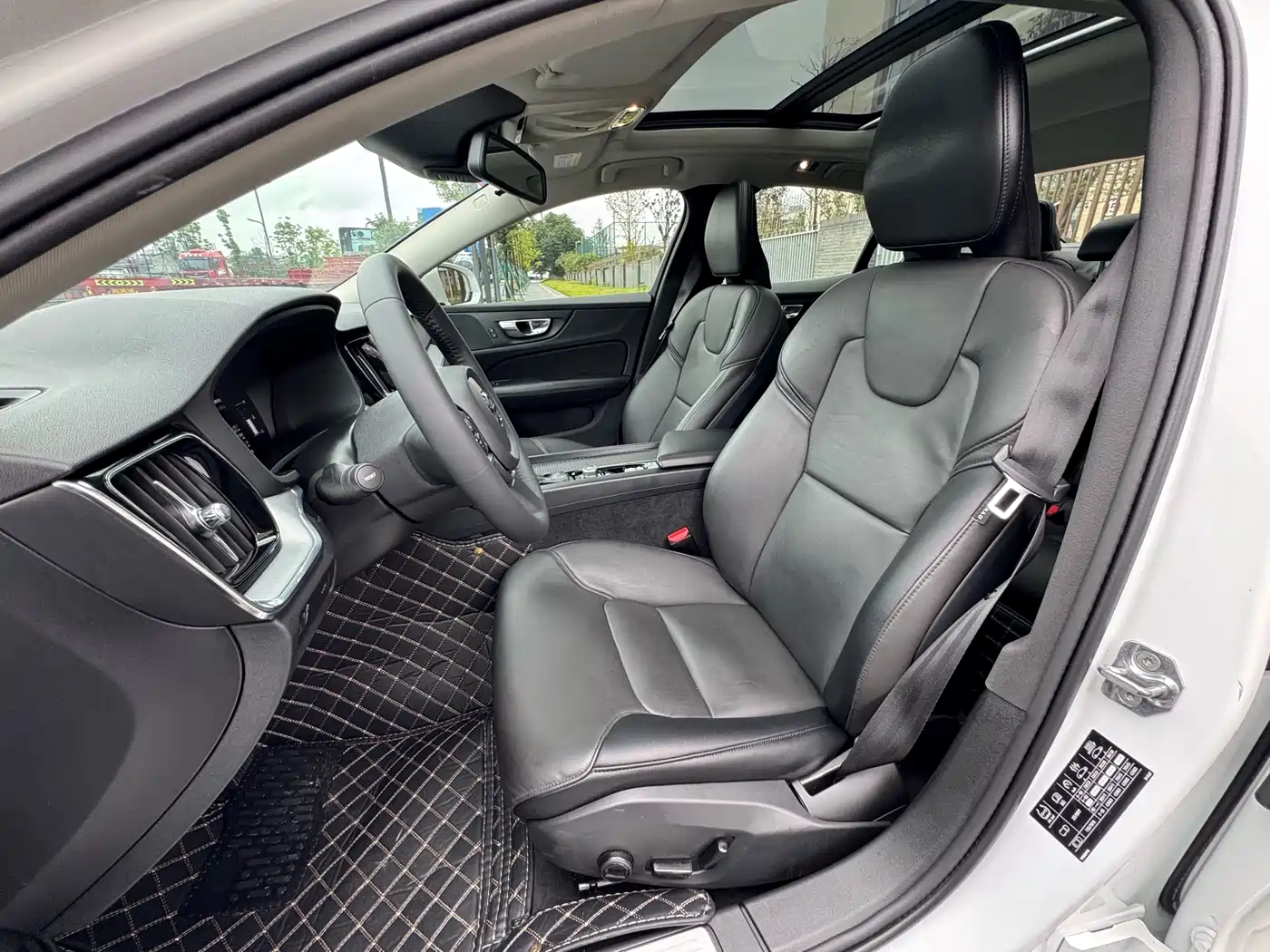 Photo 5 - Volvo S60