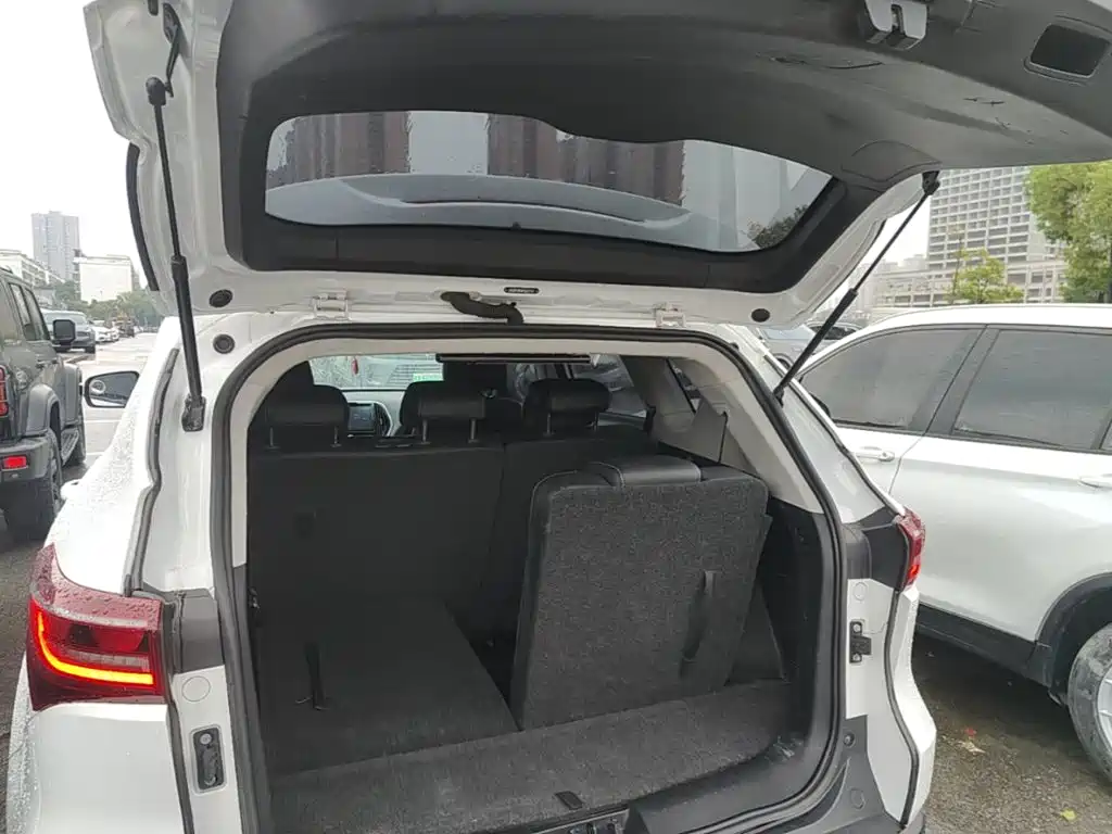 Jetour X70M 2022 2021 1.5T Manual Urban Partner 7-seater