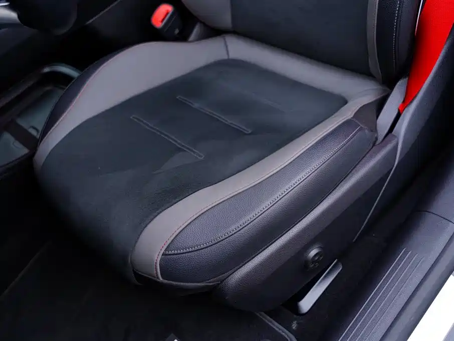 MERCEDES-BENZ EQE AMG