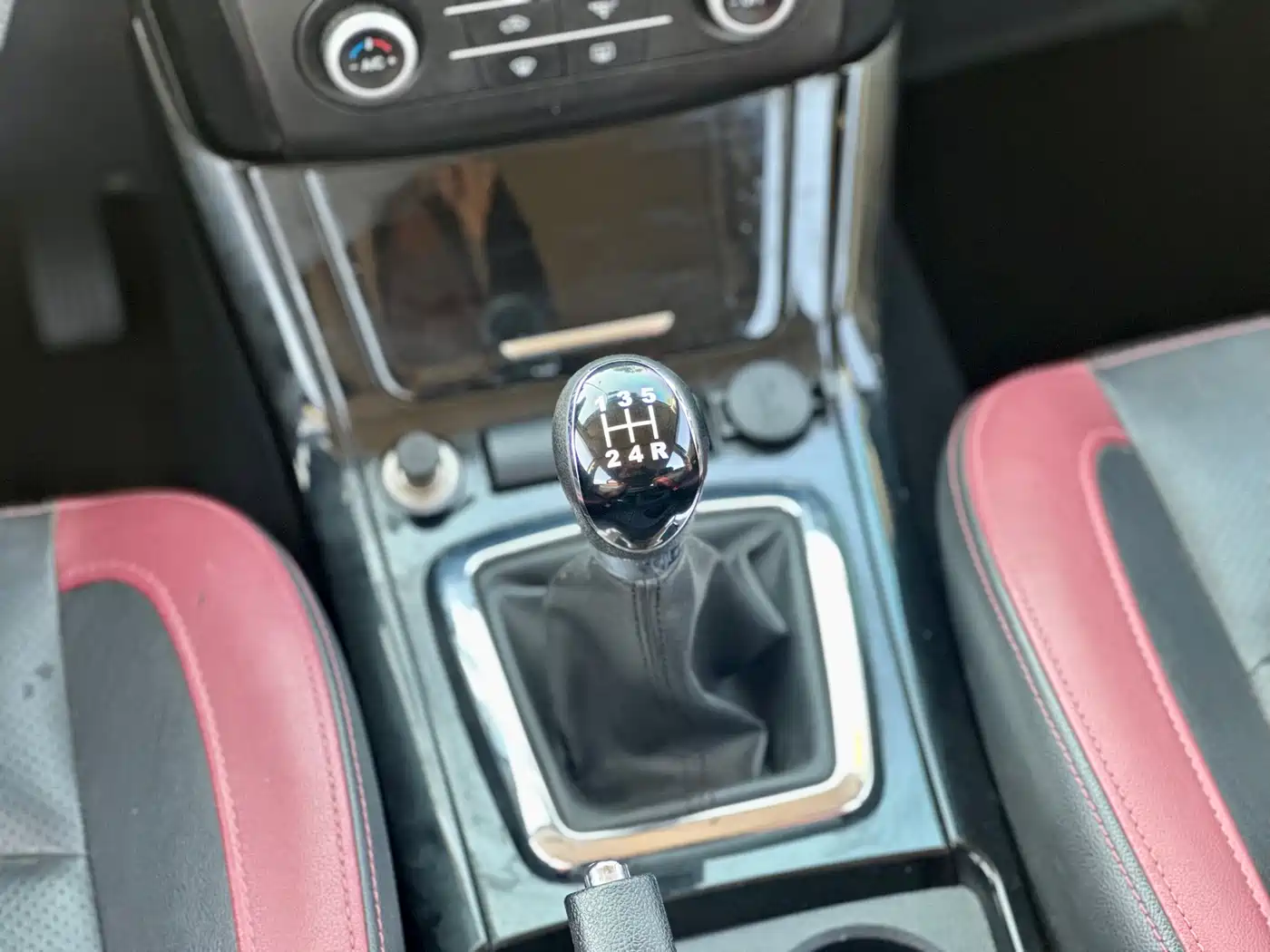 BAIC Huansu S3 2015 2014 1.5L Luxury (China IV)