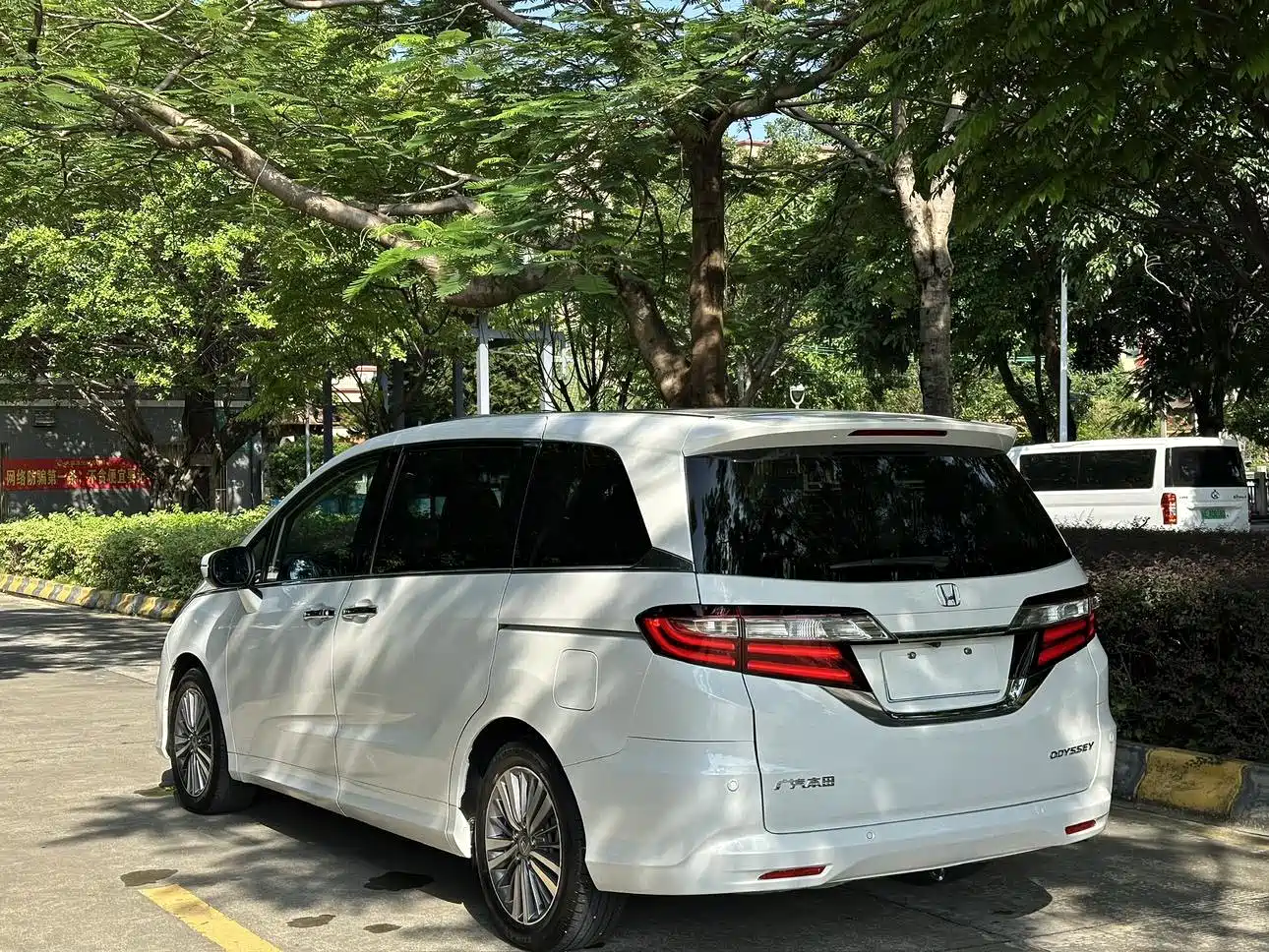 Фото 53 - Honda Odyssey