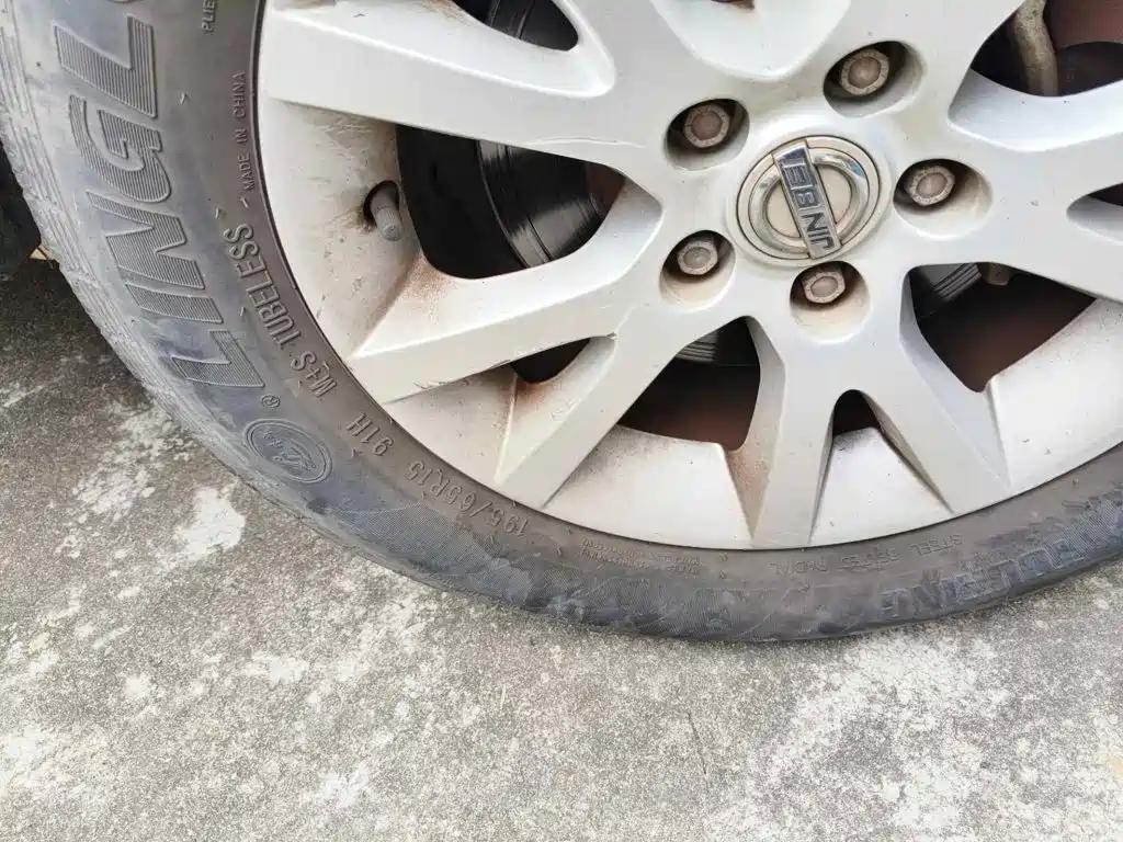 Jinbei Huachen Jinbei 750 2018 2015 1.5L Comfort Model