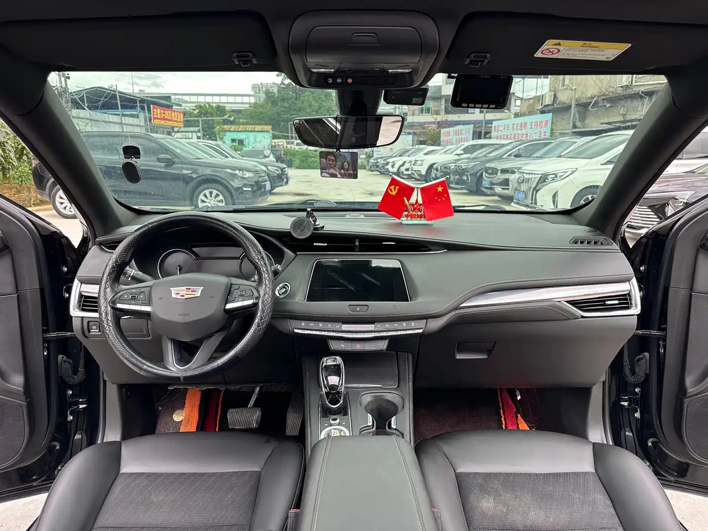 Фото 9 - Cadillac XT4