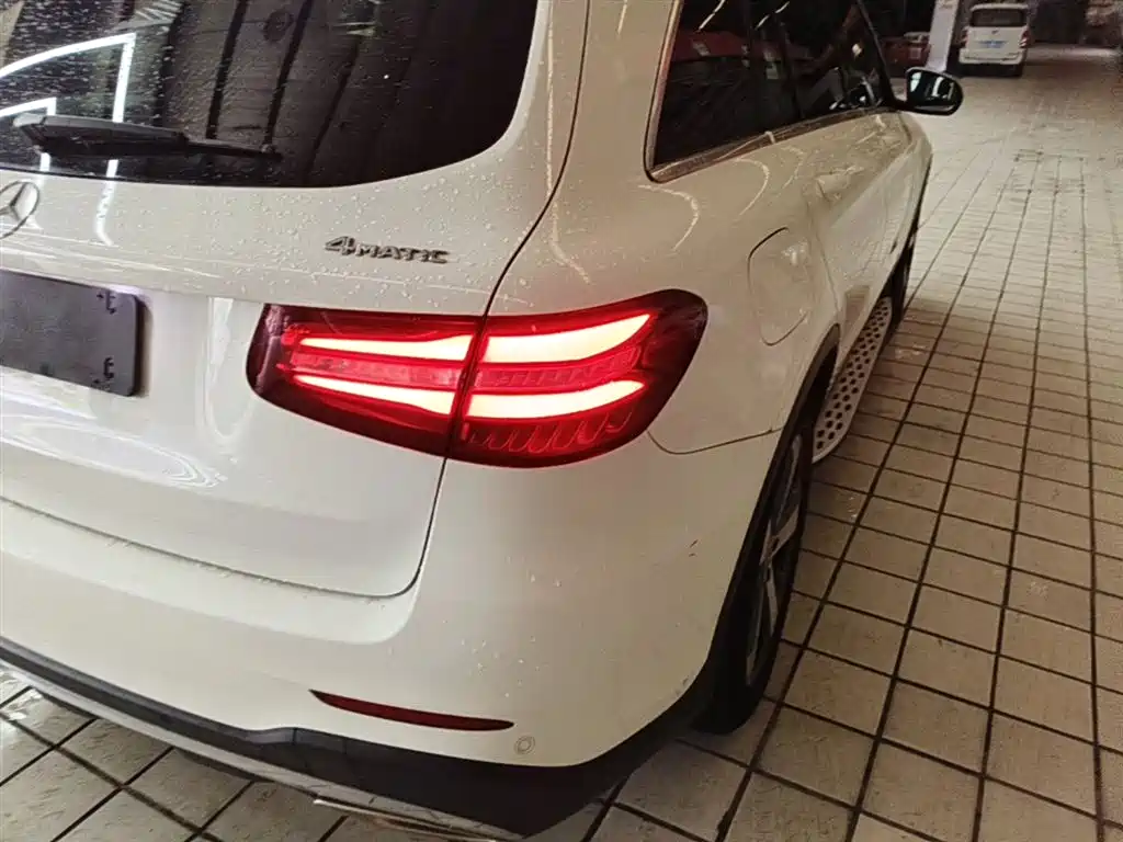 Mercedes-Benz GLC 2017 GLC 260 4MATIC Luxury фото 8