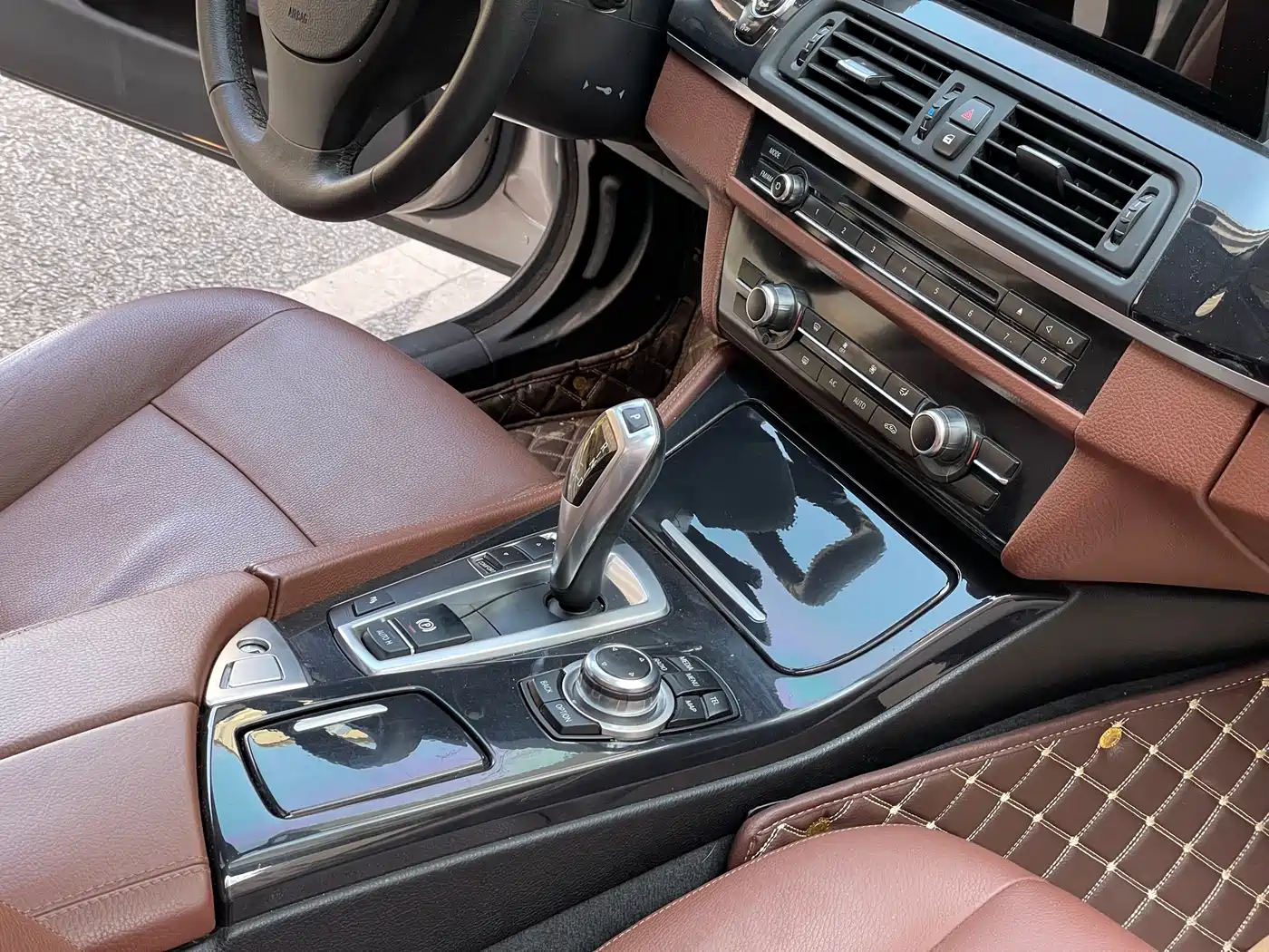BMW 5 Series 2014 520Li Elegance фото 16