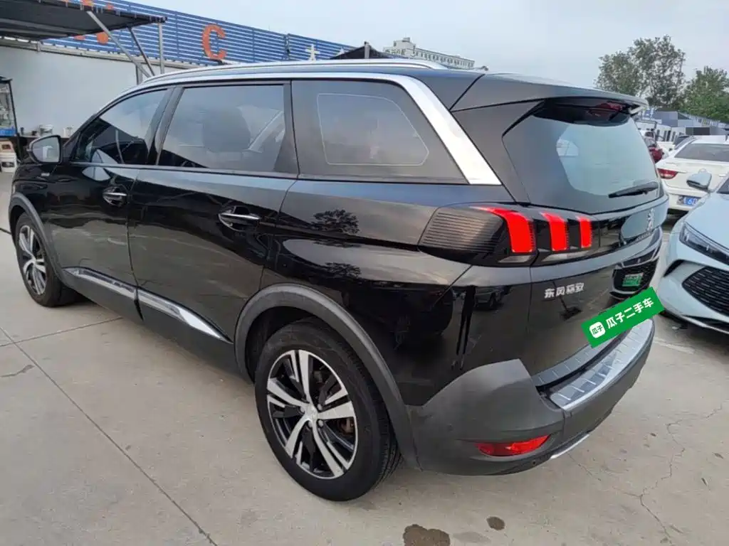 Photo 5 - Peugeot 5008