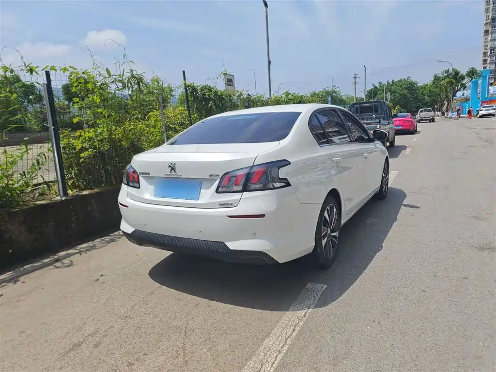 Peugeot 408 2019 360THP Auto Luxury Edition China VI фото 5